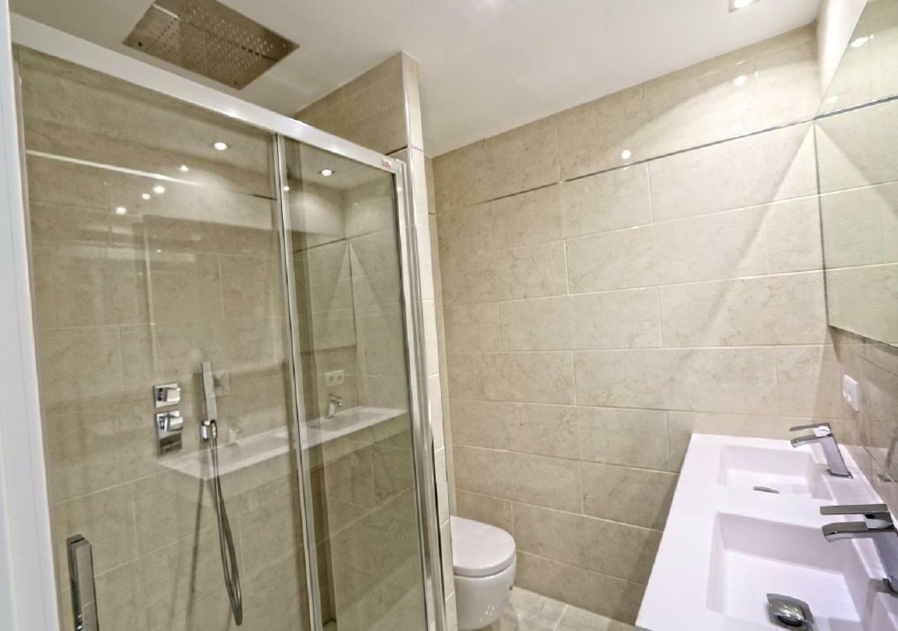 Beachfront Luxury Residence, Playas Del Duque, Puerto Banus, Marbella Luaran gambar